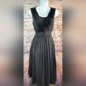 Liz Lange Maternity sleeveless midi tie back dress size xs